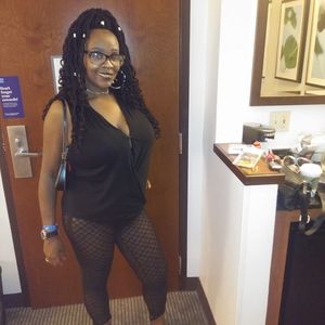 Meet your Posher, Nicole